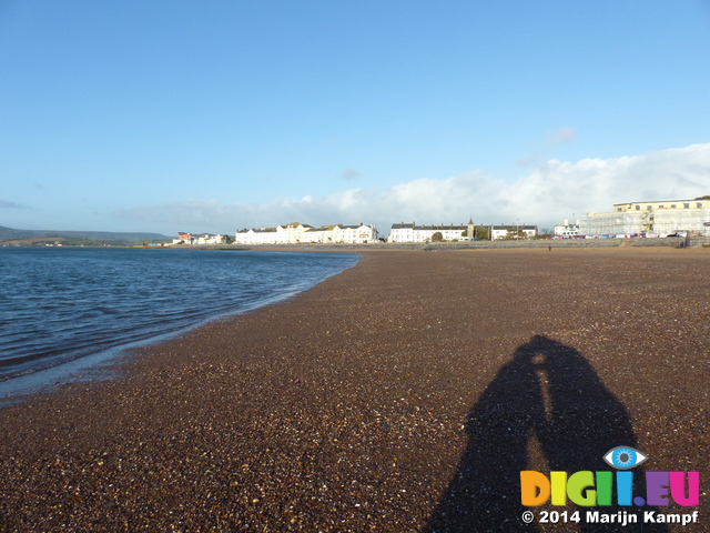 FZ010571 Kissing shadows of Jenni and Marijn on Exmouth beach